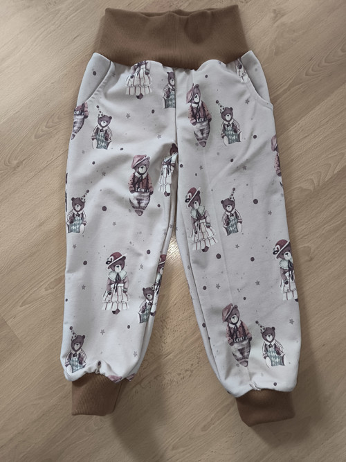 Dětské tepláky velikost 104.