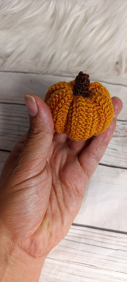 Háčkovaná dýně obvod 18 cm