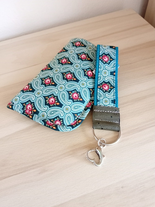Pouzdro + klíčenka