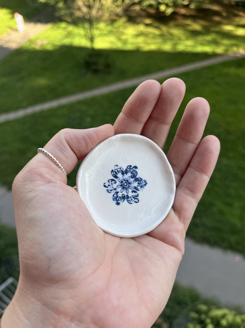 Porcelánový talířek na šperky