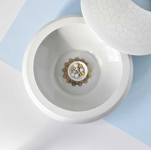 Porcelánová dóza Tajemství