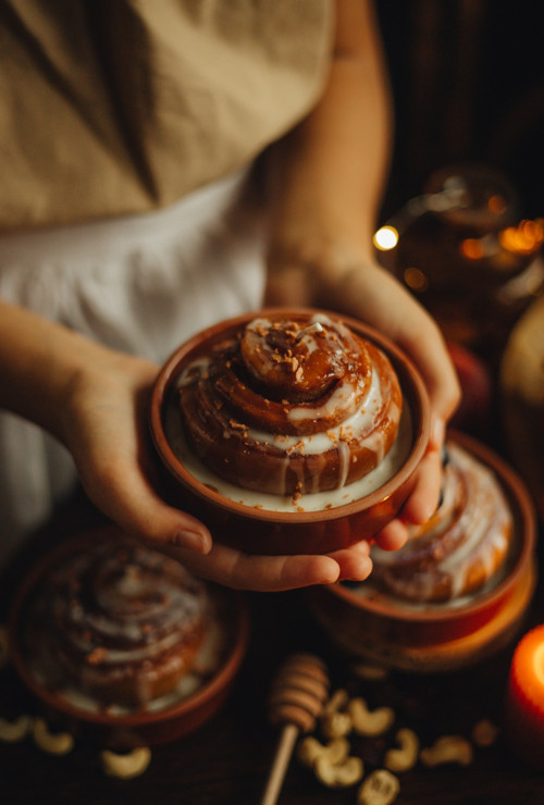 Malá magie podzimního pečení.Svíčka " Cinnabon"