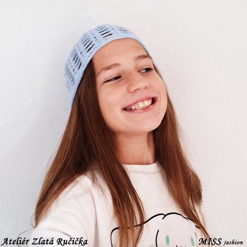 SUZIE - háčkovaná čepice světle modrá — foto 1