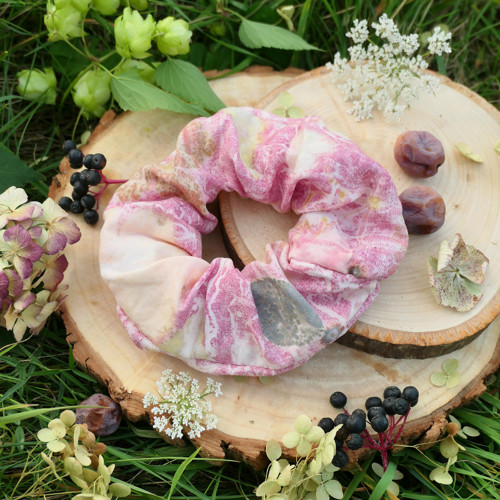 Gumička scrunchie, přírodně barvená