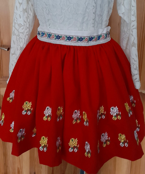 Sukně, sukýnka ke kroji.Květka. Folklor .
