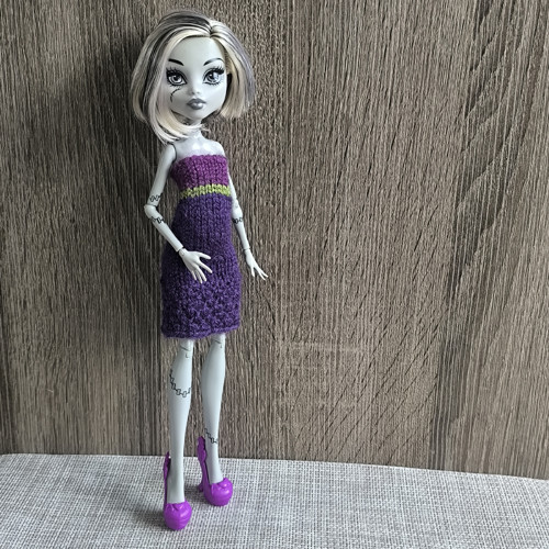 Šaty pro panenku Monster High