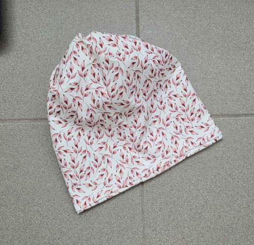 Starorůžové lístečky čepice skladem