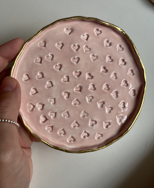 Porcelánový dekorativní talířek - srdíčka