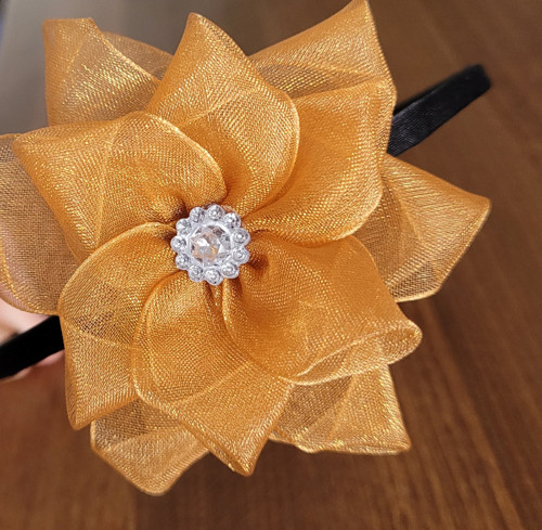 Květinová kanzashi čelenka