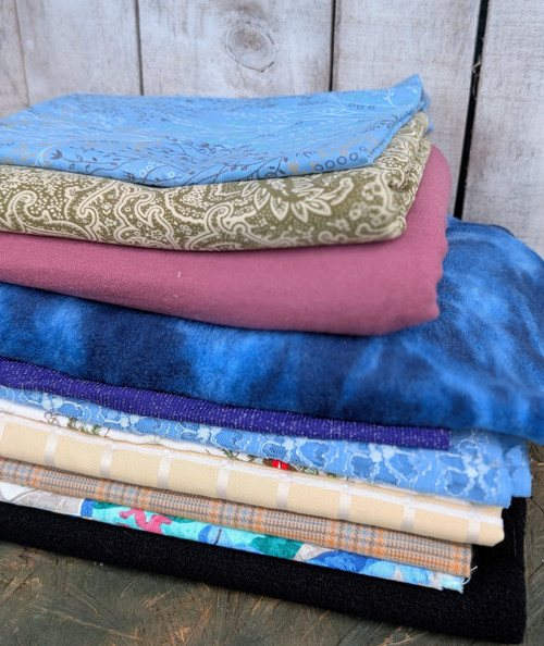 Konvolut látek - různé druhy, retro i novější.