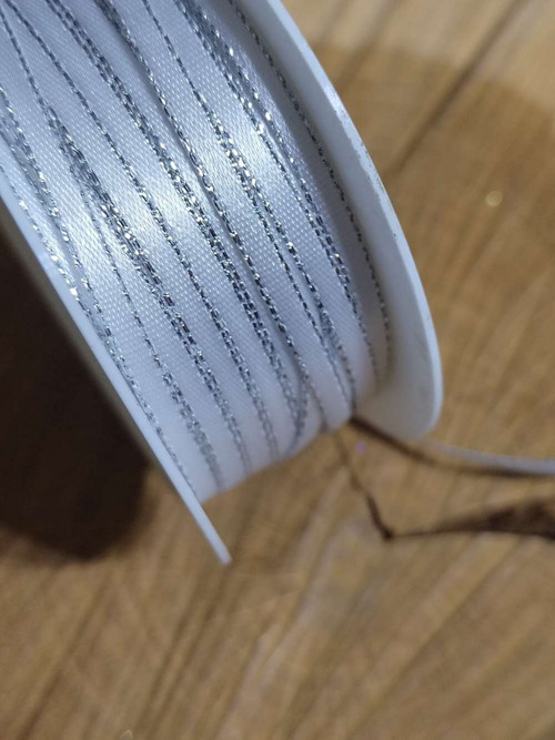 Stuha atlasová oboulící s rexorem šíře 3mm bílá st