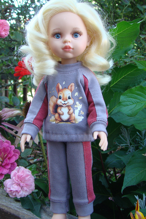 Paola Reina 32 cm - teplákovka s veverkou