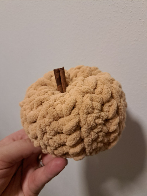Háčkovaná dýně, 10 cm