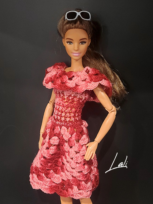 Háčkované šatičky pro Barbie Made to Move 5.