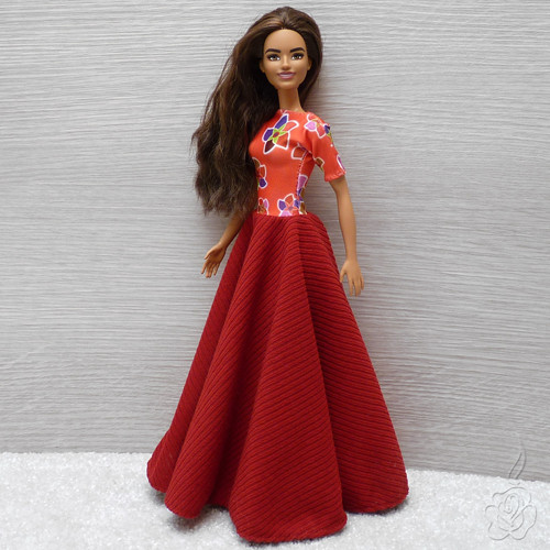 Dlouhé šaty pro Barbie