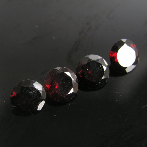 Granáty Rhodolity, 3,22 ct./4 ks., cca. 6x6 mm