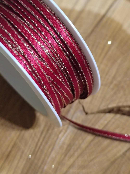 Stuha atlasová oboulící s rexorem šíře 3mm bordó