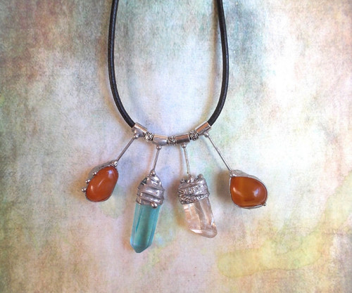 Boho náhrdelník s minerály — foto 1