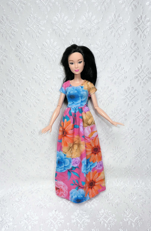Dlouhé šaty pro Barbie — foto 1