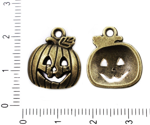 Kovový tvarovaný přívěsek ve tvaru halloweenské