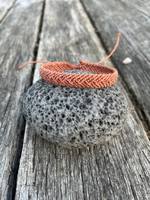 Pánský cihlový macramé náramek