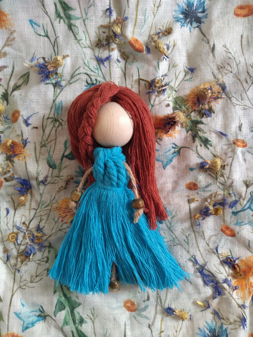 No. 2 - chrpová macramé
