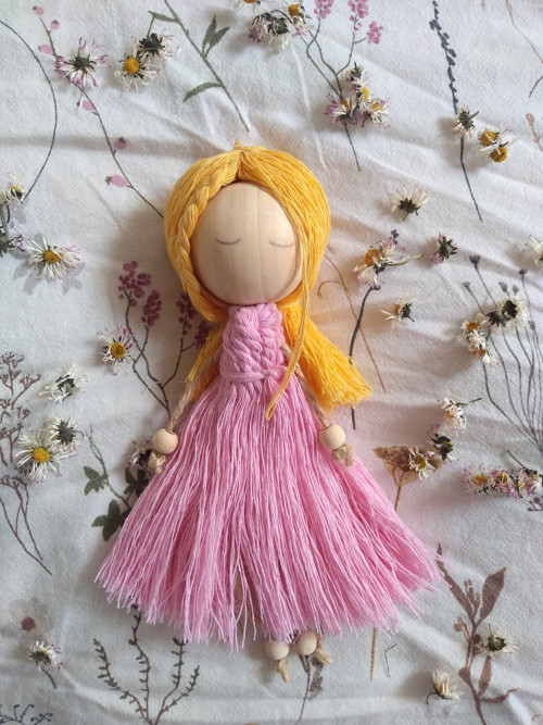 No. 3 - sedmikráska macramé