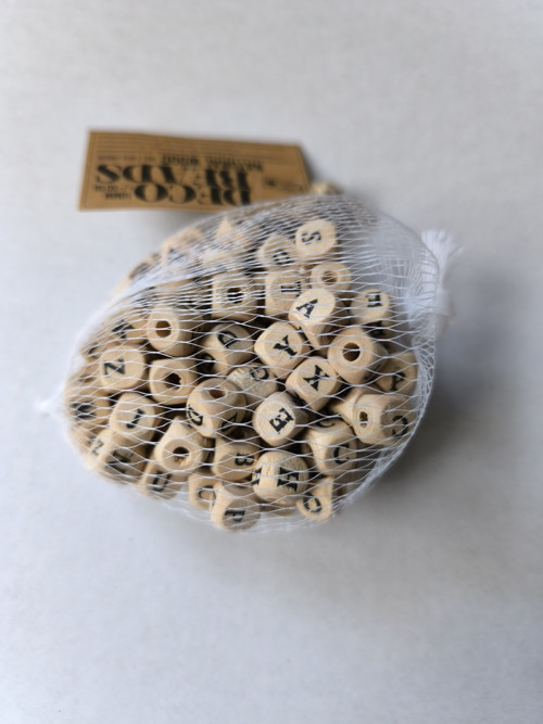 Dřevěné korále pismena - 10mm (50g)