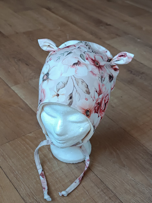Zimní ušanka na zavazování "květy" 49-52/3cm