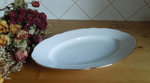 Porcelánový značený velký tác