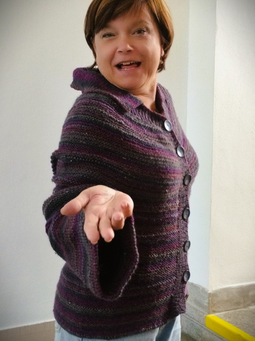 Kardigan s páchy