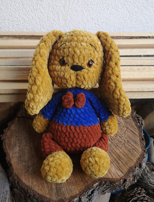 Zajíček s motýlkem výška 30 cm