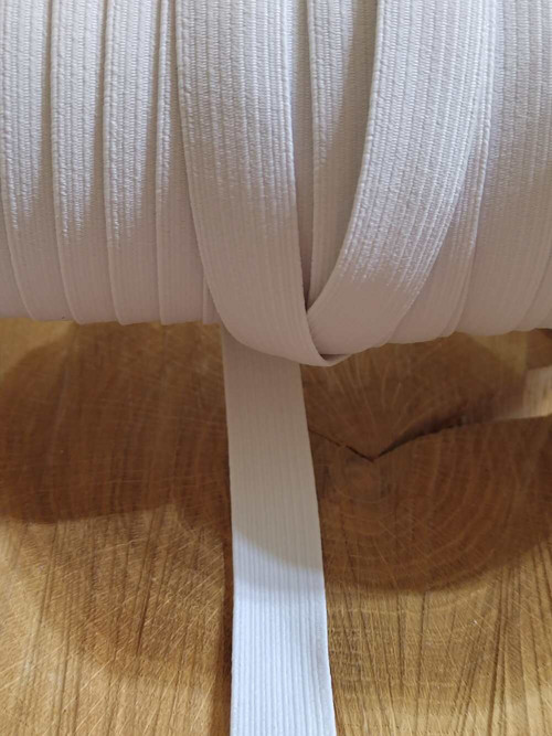 Prádlová pruženka šíře 18 mm barva bílá