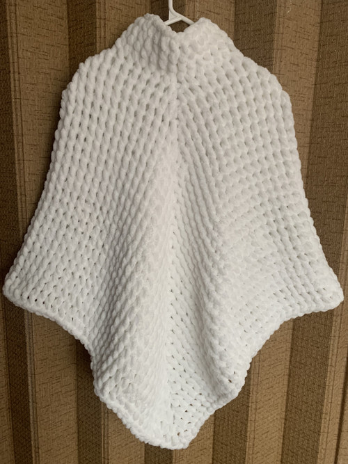 Pončo Puffy vel. 48 sněhobílé