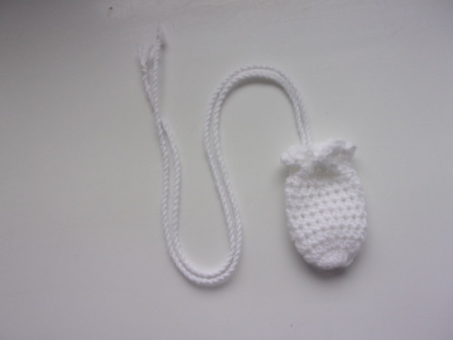 Háčkovaný pytlíček na amulet