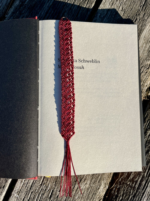 Macramé záložka do knížky - tmavě červená/vínová