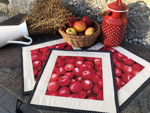 Podzimní prostírání s jablky: 35 x 35 cm