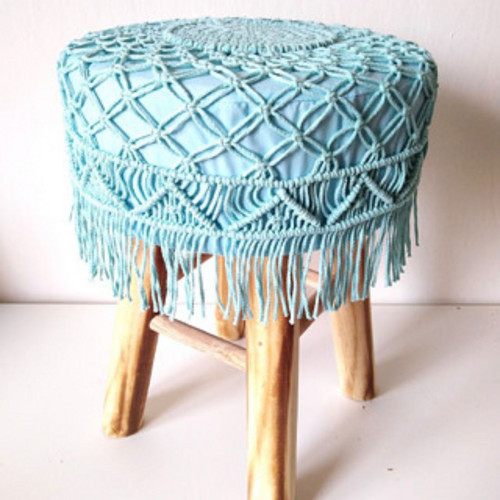 Macramé taburet / stolička – BOHO styl v tyrkysov