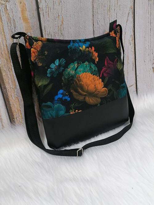 Crossbody (Melanchólia)