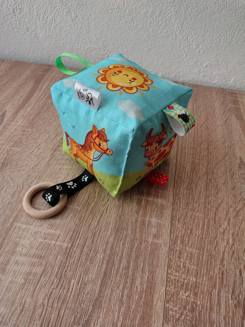 Barevná zvuková kostka zvířátka