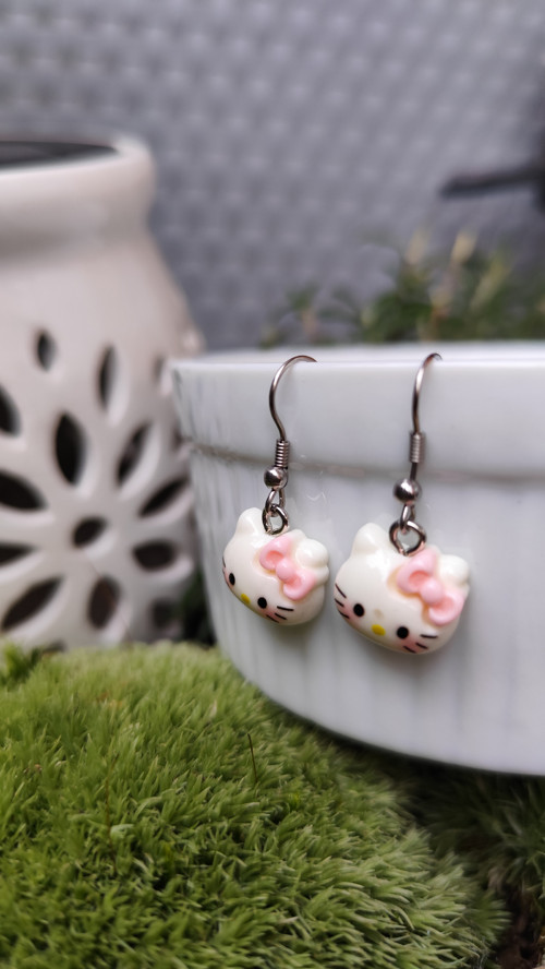 Náušnice Hello Kitty - chirurgická ocel - háčky — foto 1