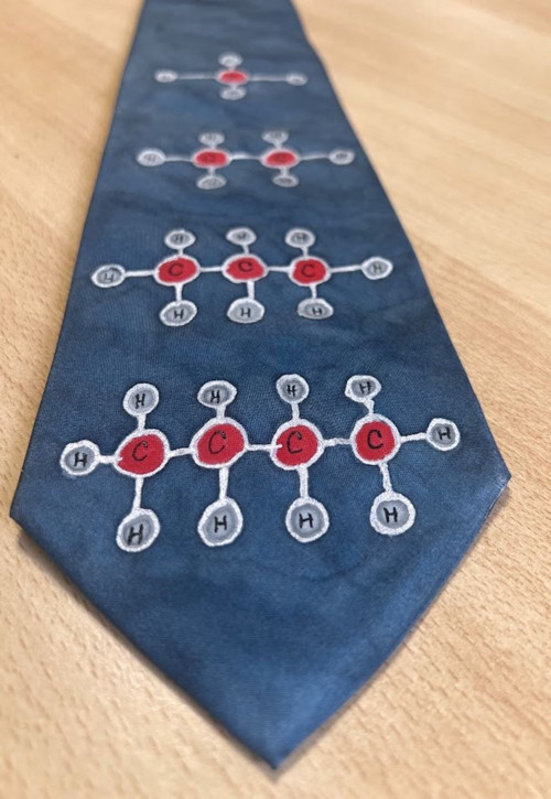 Hedvábná kravata pro chemika — foto 1