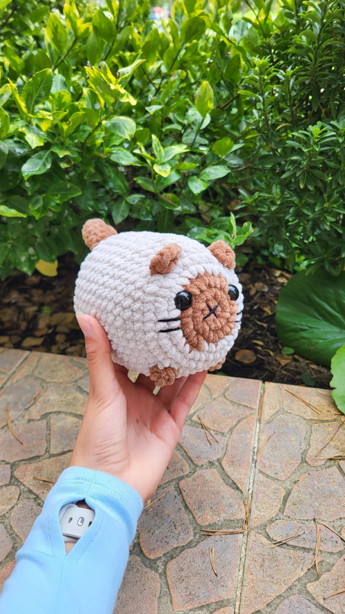 Háčkovaná CUSTOM kočička (na zakázku)