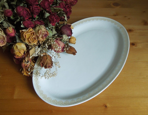 Velký ovální porcelánový tác