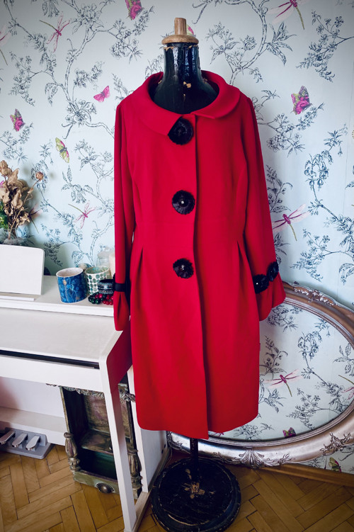 Kabát vintage red extravagantní — foto 1