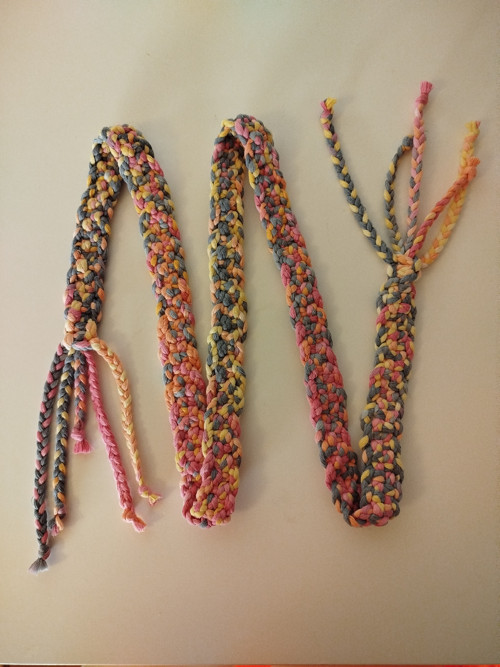 Pásek drhaný macramé vícebarevný z 5ti 130 cm