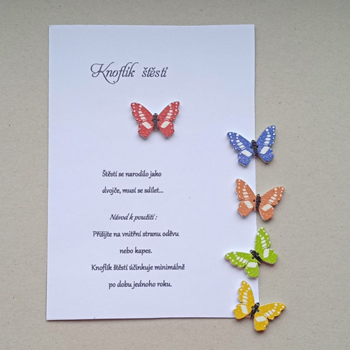 Přání s obálkou - Knoflík pro štěstí motýl červený