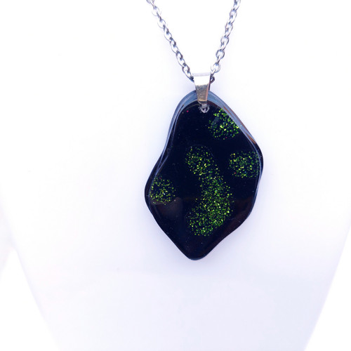 Mysterious green sparkles /25192/