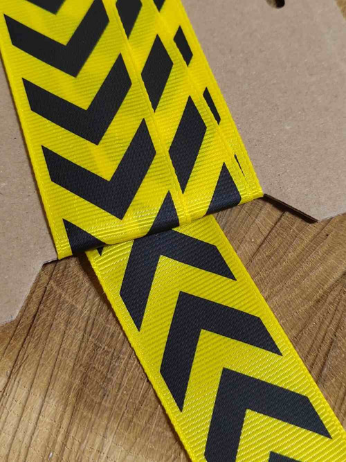 Lampas / rypsová stuha chevron šíře 32 mm