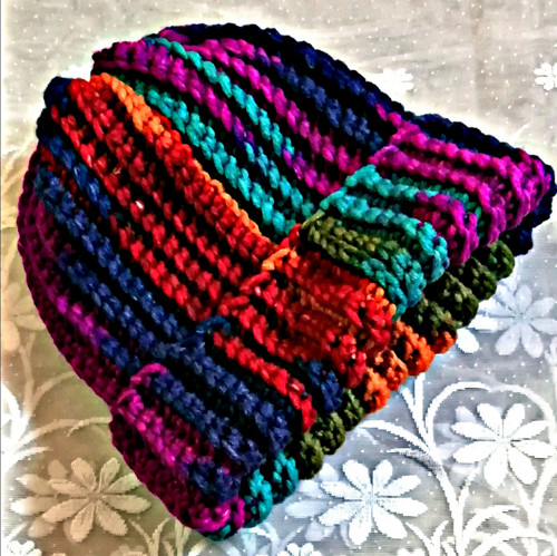 Teplá barevná čepice